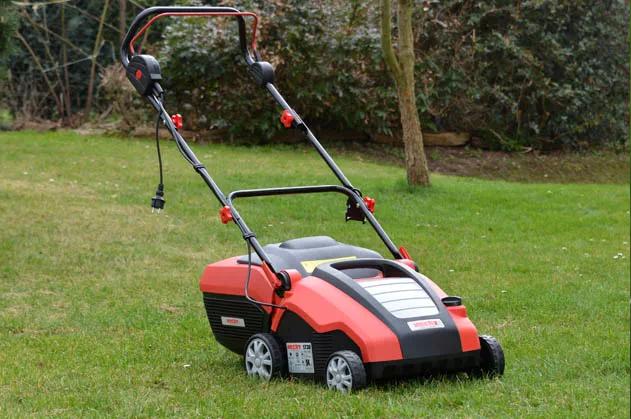Scarifying - take care of your lawn