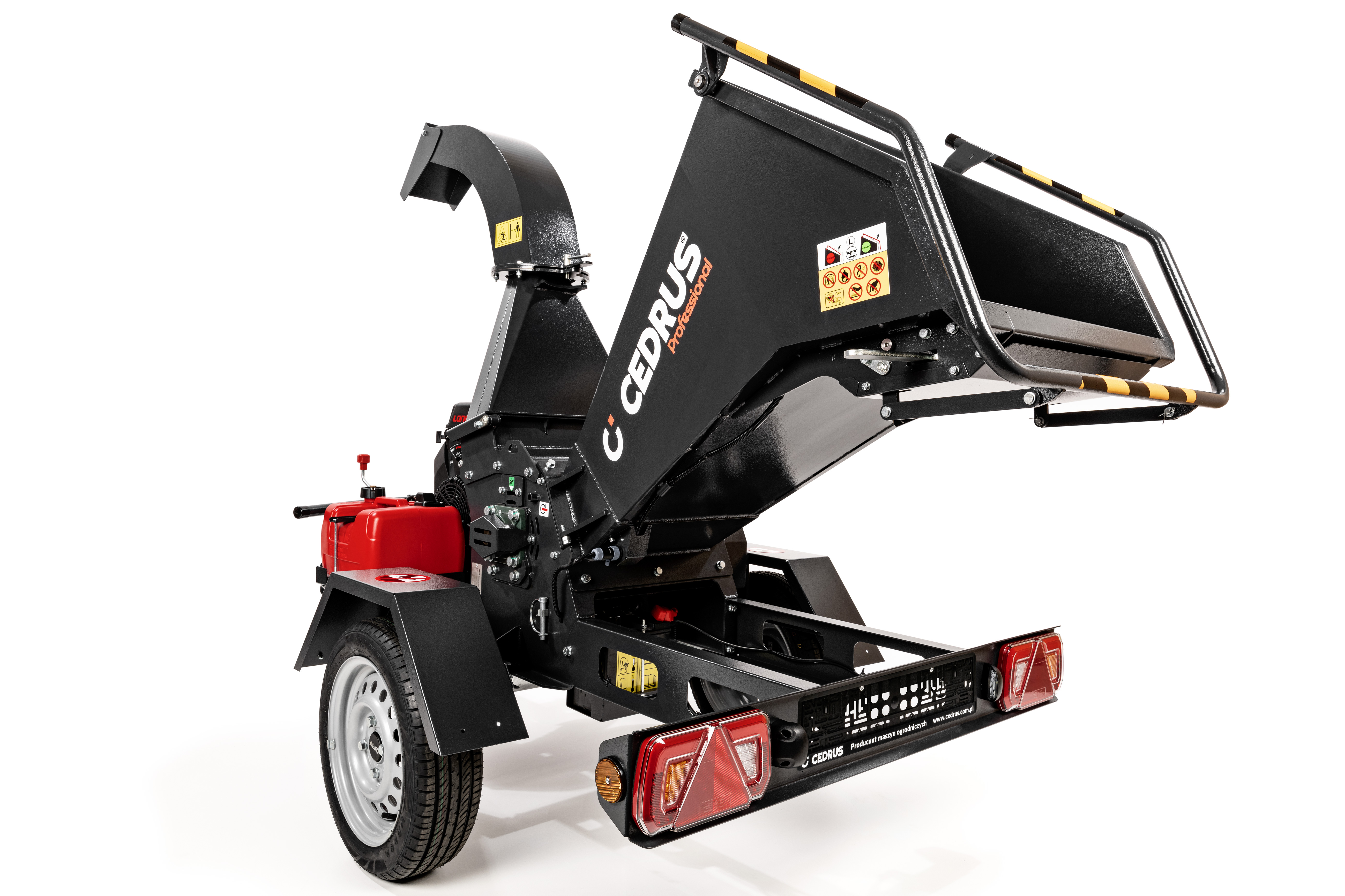 Rębak Cedrus R13 – recenzja i opinia po 50 mth. Czy to najlepszy rozdrabniacz na przyczepie?