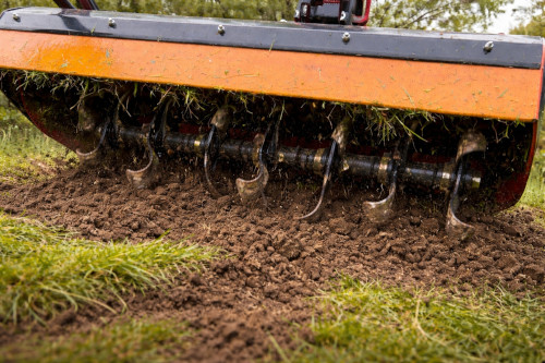 Ranking glebogryzarek spalinowych CEDRUS 2026 – jak dobrać moc i szerokość roboczą do powierzchni ogrodu?