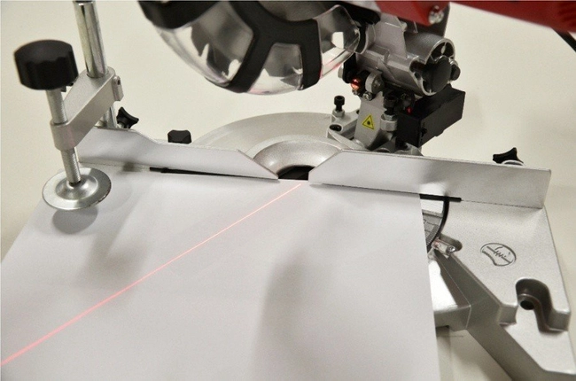 HECHT 813 POKOSOVÁ PILA S LASEROVÝM POKOSEM EWIMAX - OFICIÁLNÍ DISTRIBUTOR - AUTORIZOVANÝ PRODEJCE HECHT -