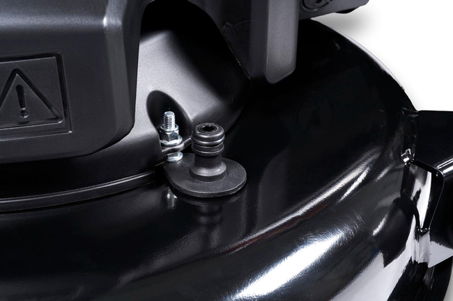 OLEO MAC OM 102 R/16 K Sekačka na trávu se zadním výhozem HYDROSTAT 102cm 68059207 - OFICIÁLNÍ DISTRIBUTOR - AUTORIZOVANÝ PRODEJCE OLEO-MAC