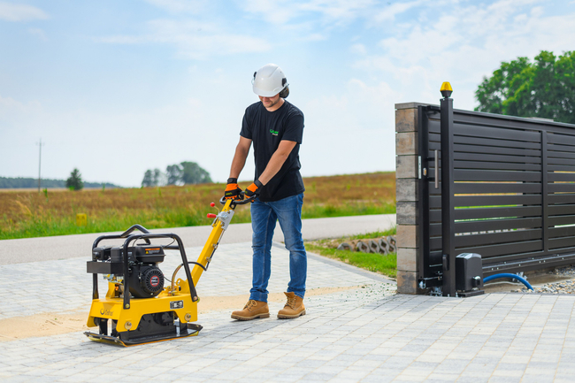 CEDRUS ZG06 REVERZIBILNÍ DESKOVÝ KOMPAKTOR PŘEDNÍ/ZADNÍ 122 KG /6,5KM + TRANSPORTNÍ KOLA + PODLOŽKA ZG 06 - AUTORIZOVANÝ PRODEJCE CEDRUS