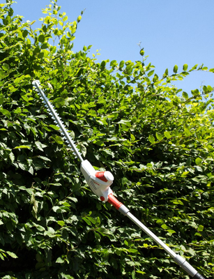 IKRA ITHS 600 ELECTRIC BOOM HEDGE TRIMMER POWER 600 W PREMIUM OB-IKRITHS600 EWIMAX - OFFICIAL DISTRIBUTOR - AUTHORIZED IKRA DEALER