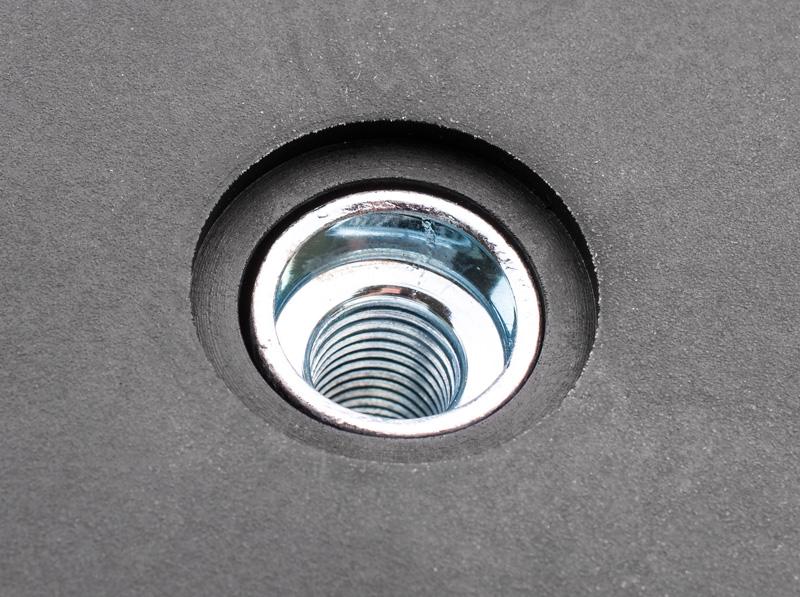 Gniazdo gwintu M8x1.25 w głowicy Alpina 150008 z metalową tuleją