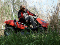 OLEO MAC TUAREG APACHE 92 EVO PROFESSIONAL GARDEN TREADER TERRACE MOWER SPRINIONAL MOTORIZED RATHER B&S Briggs & Stratton 92cm 9000m2 PREMIUM CLASS 68129001A - OFFICIAL DISTRIBUTOR - AUTHORIZED DEALER OLEO-MAC