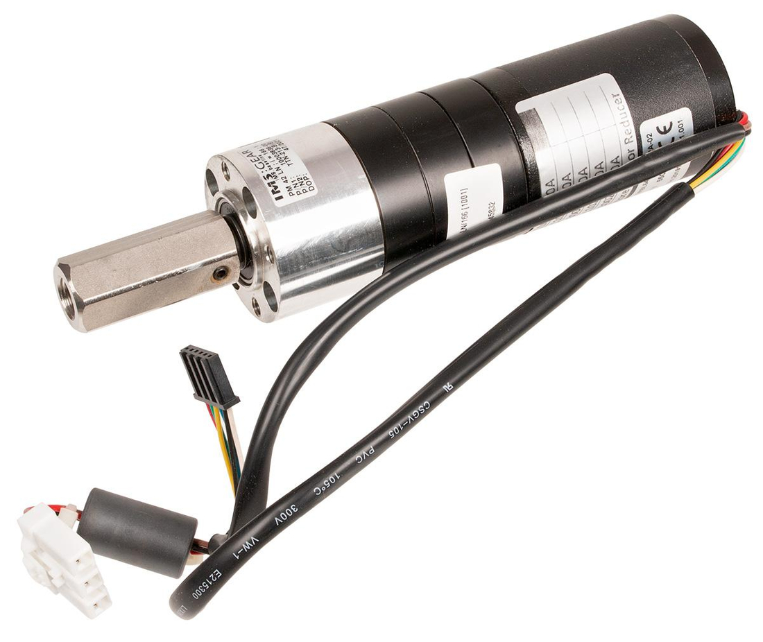 Silnik koła napędowego kosiarki Wiper P70S 300Z35900A — widok kompletu