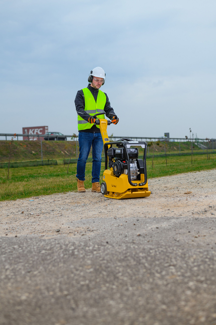 CEDRUS ZG04 160 KG DIESEL SOIL COMPACTOR WITH HYDRAULIC REVERSE TWO-WAY FORWARD-REVERSE PLATE COMPACTOR 6.9 KM + TRANSPORT WHEELS - AUTHORIZED CEDRUS DEALER