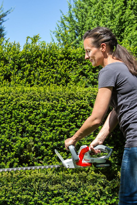 IKRA IAHS 20-1 SHRUB BUSH HEDGE SHEAR CORDLESS 20V PREMIUM OB-IKRIAHS20-1 EWIMAX - OFFICIAL DISTRIBUTOR - AUTHORIZED IKRA DEALER