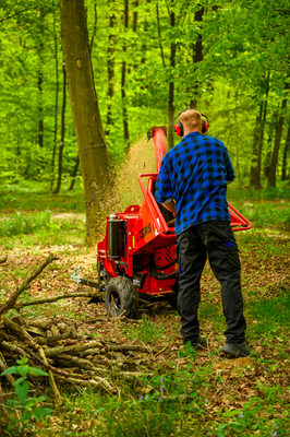 Cedrus RB05 PRO-HE Rębak Rozdrabniacz Spalinowy Do Gałęzi 15 KM 12 cm Hydrauliczny