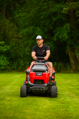 CEDRUS C-TRAC 93HC PREMIUM LUX Rear-Dump Self-Propelled Lawn Mower HYDROSTAT 93cm 2 CYLINDRES C-TRAC-93HC EWIMAX OFFICIAL DISTRIBUTOR - AUTHORIZED DEALER CEDRUS