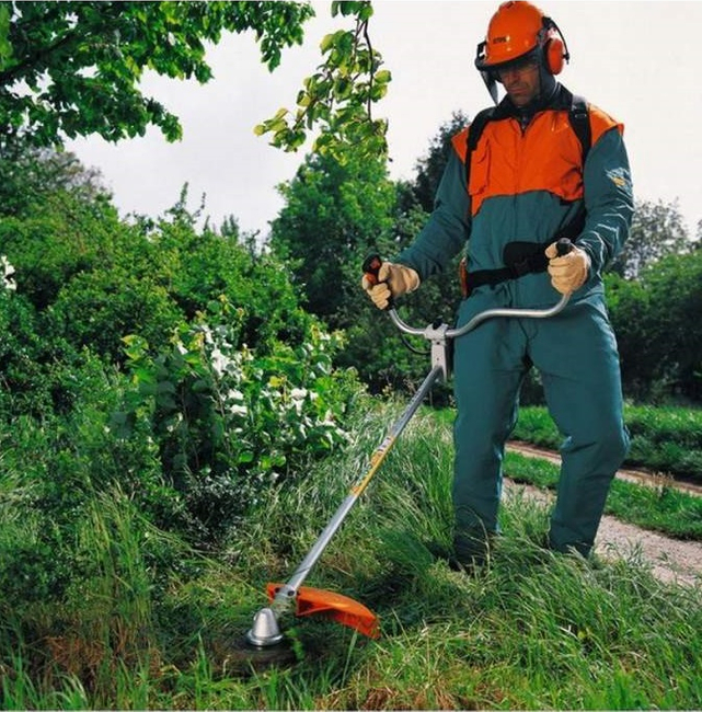 OLEO-MAC BC 241 T Speed&Go KOSA SPALINOWA WYKASZARKA DO TRAWY PODKASZARKA PODCINARKA MOC 1.2KM KLASA PREMIUM 61379052E2 BC241 EWIMAX-OFICJALNY DYSTRYBUTOR - AUTORYZOWANY DEALER OLEO-MAC