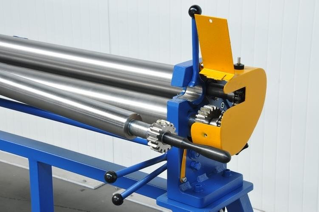 MAAD ZW-2000/0,6/EL 1-fázový ELEKTRICKÝ ŘEZACÍ STROJ MAAD ZW-2000 /0,6 mm EL