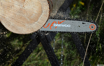 DAEWOO DACS 2600E PIŁA PILARKA PRZECINARKA ELEKTRYCZNA ŁAŃCUCHOWA DO DREWNA GAŁĘZI 40 cm / 2400 W - OFICJALNY DYSTRYBUTOR - AUTORYZOWANY DEALER DAEWOO