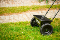 CEDRUS SP31516 Zahradní secí stroj 27kg / 60cm