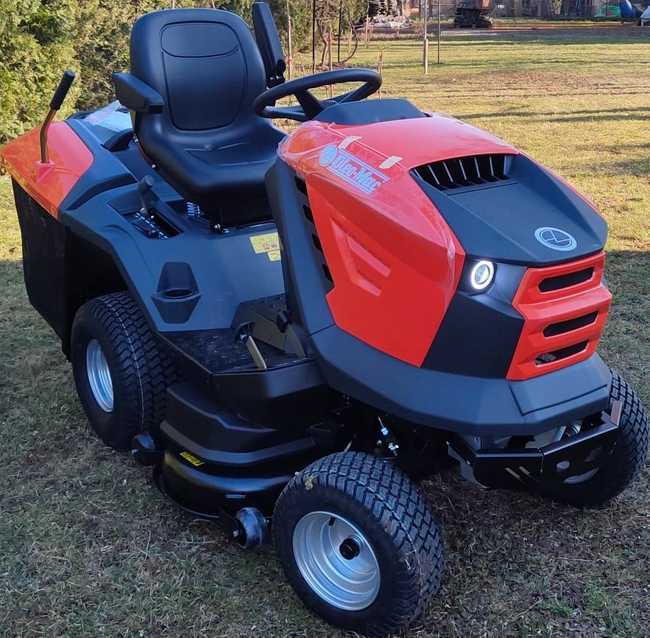 CEDRUS STARJET UJ 102/22H ZAHRADNÍ TRAKTOR SECO samojízdná sekačka 22 hp / 102 cm HYDROSTATIC - OFICIÁLNÍ DISTRIBUTOR - AUTORIZOVANÝ PRODEJCE CEDRUS 