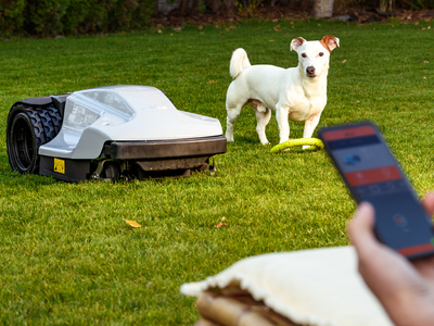 WIPER TREKKER S MEDIUM AUTOMATIC MOWING ROBOT 1800m2 - OFICIÁLNÍ DISTRIBUTOR - AUTORIZOVANÝ PRODEJCE WIPER