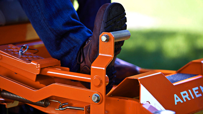 Traktorek Zero-Turn Ariens Apex 48" (Kawasaki, 122 cm)