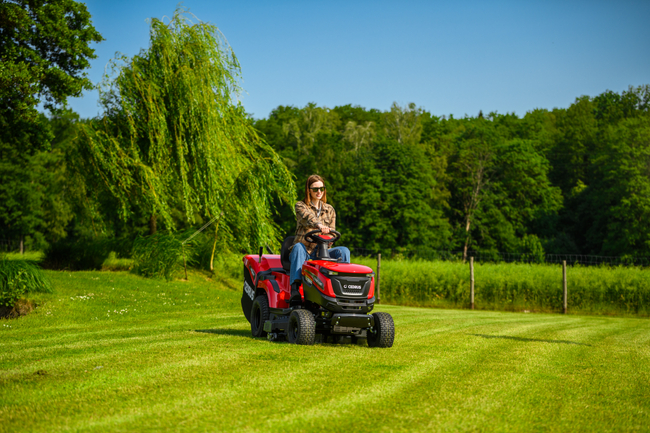 CEDRUS C-TRAC 92HC samojízdná sekačka se zadním výhozem s 92cm HYDROSTATEM Samojízdná sekačka C-TRAC-92HC EWIMAX OFICIÁLNÍ DISTRIBUTOR - AUTORIZOVANÝ PRODEJCE CEDRUS