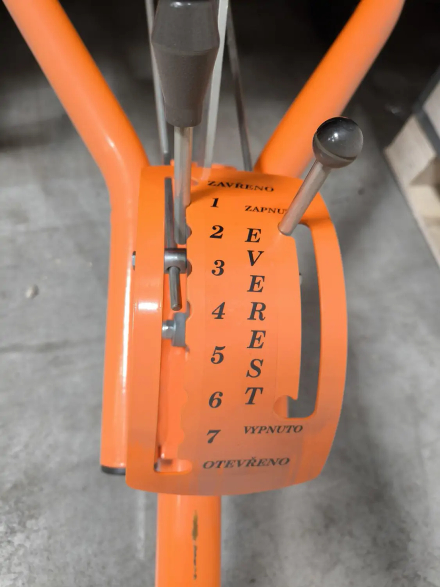 Panel regulacji dawki i sterowanie siewnika Everest 150 kg