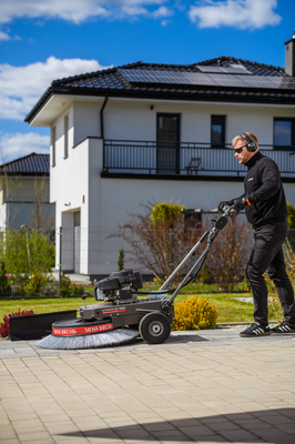 Weibang WBGC877LC Benzínový kartáčový zametač na dlažbu a terasy WEIBANG Intrepid 87 MBP - EWIMAX - OFICIÁLNÍ DISTRIBUTOR - AUTORIZOVANÝ PRODEJCE WEIBANG 