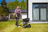 CEDRUS SP31552A 26 l – secí a rozmetací zařízení pro zahradní traktor na osivo, hnojivo, sůl a písek – Poj. 29 L