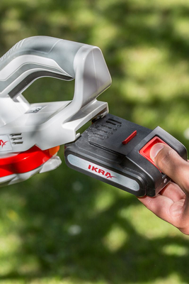 IKRA IAHS 20-1 SHRUB BUSH HEDGE SHEAR CORDLESS 20V PREMIUM OB-IKRIAHS20-1 EWIMAX - OFFICIAL DISTRIBUTOR - AUTHORIZED IKRA DEALER