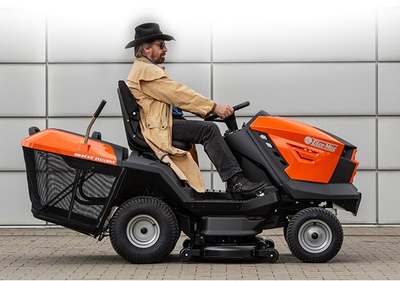 OLEO MAC OM 92/16 KH EXCLUSIVE GARDEN TREADER SPRINDING MOWER LUX 92cm / 16HP / PREMIUM VERSION 68129082 - OFFICIAL DISTRIBUTOR - AUTHORIZED DEALER OLEO-MAC