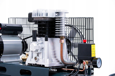 JAGER GERMAN OIL CONTROLLER Vzduchový kompresor 100L 8BAR 350l/Min 2,2 kW 230V Výkonné věci