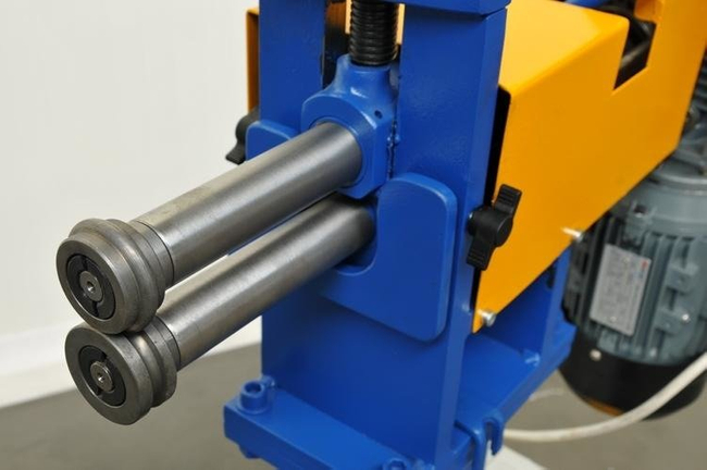 MAAD ZB-1.5 E ELEKTRICKÝ ŘEZACÍ SVÁŘECÍ STROJ MAAD ZB-1.5 Elektrická verze