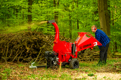 Cedrus RB05 PRO-HE Rębak Rozdrabniacz Spalinowy Do Gałęzi 15 KM 12 cm Hydrauliczny