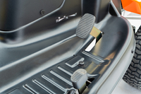 TRAKTOREK OLEO MAC OM 92/24KH TRAKTOREK OGRODOWY KOSIARKA SAMOJEZDNA SPALINOWA DO TRAWY OM92 HYDROSTATIC PREMIUM 68129090  - OFICJALNY DYSTRYBUTOR - AUTORYZOWANY DEALER OLEO-MAC