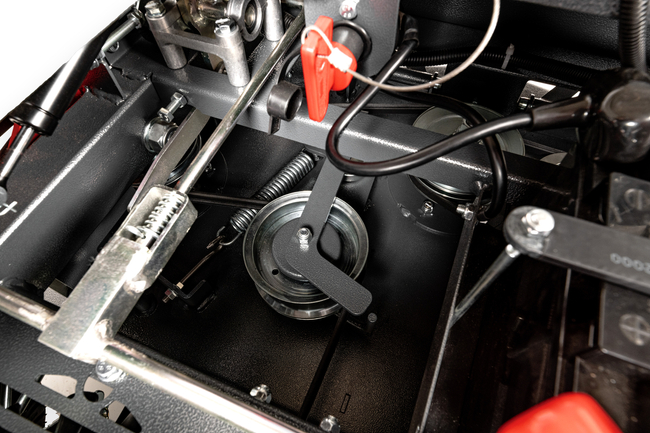 CEDRUS C-TRAC Z132 52 ZERO-TRACK ZAHRADNÍ TRÁVNÍK ZERO TURN 132cm 27 hp LONCIN LC2P82F V-TWIN dvouválcový travní traktor - OFICIÁLNÍ DISTRIBUTOR - AUTORIZOVANÝ PRODEJCE