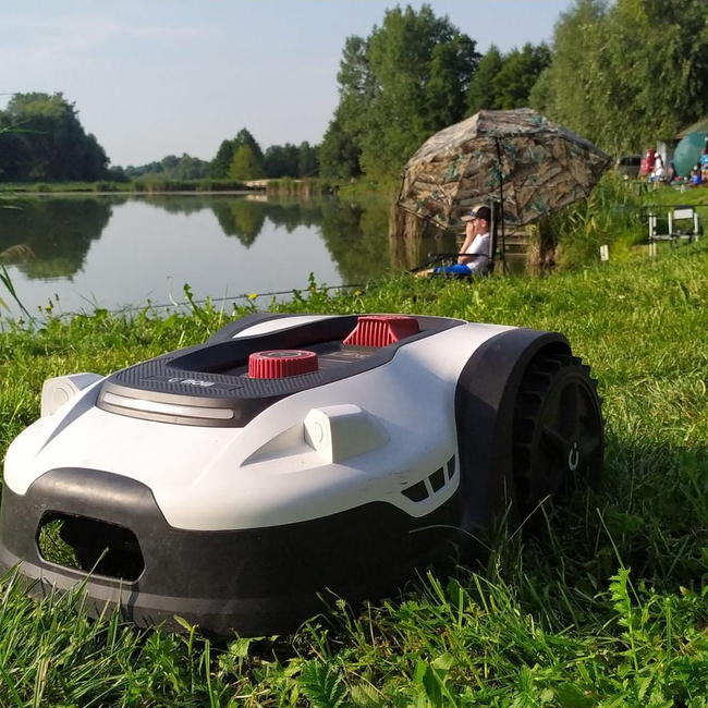 CEDRUS L20 AUTOMATIC MOWING ROBOT FOR 2000m2 C-MOW - OFFICIAL DISTRIBUTOR - AUTHORIZED DEALER CEDRUS