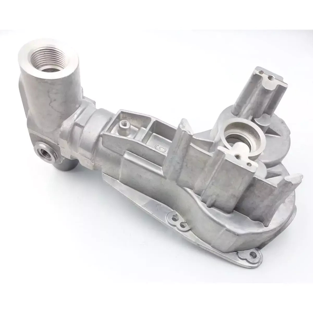 Korpus pompy do agregatu Dedra DED7421 – widok z boku