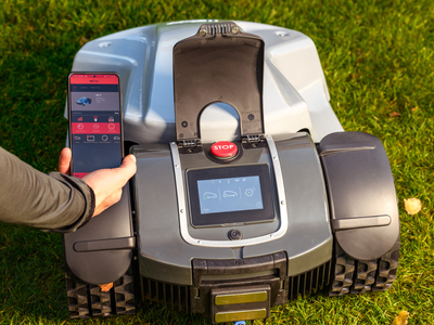 WIPER TREKKER S MEDIUM AUTOMATIC MOWING ROBOT 1800m2 - OFFICIAL DISTRIBUTOR - AUTHORIZED DEALER WIPER