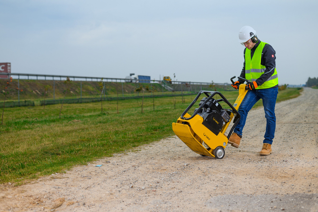 CEDRUS ZG04 160 KG DIESEL SOIL COMPACTOR WITH HYDRAULIC REVERSE TWO-WAY FORWARD-REVERSE PLATE COMPACTOR 6.9 KM + TRANSPORT WHEELS - AUTHORIZED CEDRUS DEALER