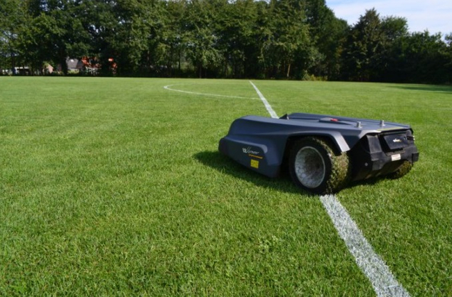 WIPER YARD 2000S PREMIUM AUTOMATIC MOWING ROBOT 20000m2 - OFFICIAL DISTRIBUTOR - AUTHORIZED DEALER WIPER