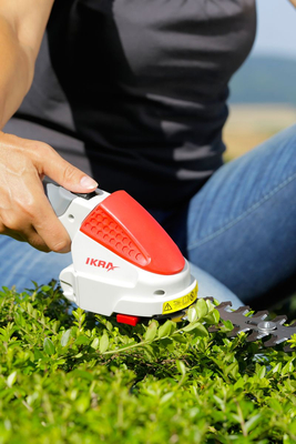 IKRA IGBS1054 LI PREMIUM AKUMULÁTOROVÉ NŮŽKY NA KEŘE OB-IKRIGBS1054LI EWIMAX - OFICIÁLNÍ DISTRIBUTOR - AUTORIZOVANÝ PRODEJCE IKRA