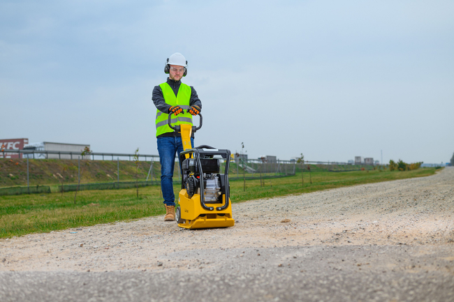 CEDRUS ZG04 160 KG DIESEL SOIL COMPACTOR WITH HYDRAULIC REVERSE TWO-WAY FORWARD-REVERSE PLATE COMPACTOR 6.9 KM + TRANSPORT WHEELS - AUTHORIZED CEDRUS DEALER