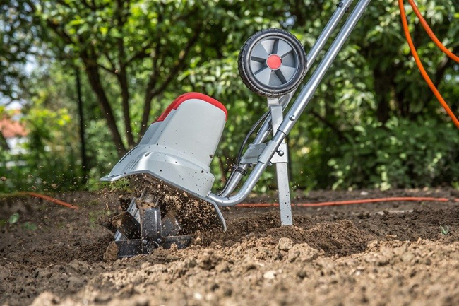 IKRA IEM 800S ELEKTRICKÝ ZAHRADNÍ PŮDNÍ KULTIVÁTOR 800W / 28 cm PREMIUM EWIMAX - OFICIÁLNÍ DISTRIBUTOR - AUTORIZOVANÝ PRODEJCE IKRA