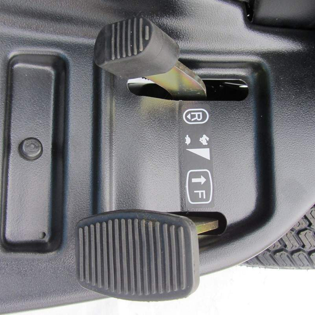 OLEO MAC OM 124/24 KH GARDEN TREADER HYDROSTATIC 122cm HYDROSTATIC self-propelled lawn mower PREMIUM 68129003 - OFFICIAL DISTRIBUTOR - AUTHORIZED DEALER OLEO-MAC