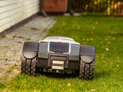 WIPER TREKKER XL S ULTRA PREMIUM AUTOMATICKÝ ŽACÍ ROBOT 6000m2 - OFICIÁLNÍ DISTRIBUTOR - AUTODÍL WIPER