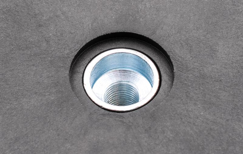 Głowica Stihl Tap‑N‑Go — zbliżenie gniazda gwintowanego