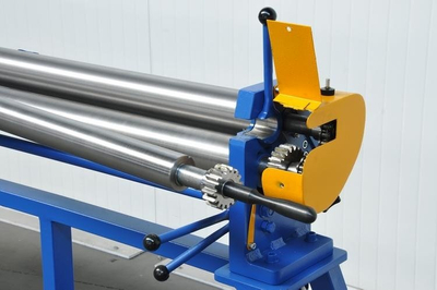 MAAD ZW-2000/0,6/EL 1-fázový ELEKTRICKÝ ŘEZACÍ STROJ MAAD ZW-2000 /0,6 mm EL