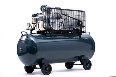 Pístový vzduchový kompresor olejový kompresor JAGER GERMAN 200L 8BAR 549L/Min 400V Výkonné věci