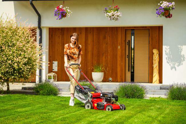 WEIBANG WB455SC 3W1 MOTORIZED VERTICAL MOWER 3.5 HP / 45cm - OFFICIAL DISTRIBUTOR - AUTHORIZED WEIBANG DEALER