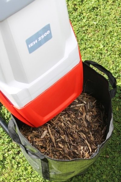 IKRA IMH 2500 ROZDRABNIACZ ELEKTRYCZNY ZĘBATKOWY NOŻOWY RĘBAK DO GAŁĘZI 2500W + TORBA PREMIUM EWIMAX - OFICJALNY DYSTRYBUTOR - AUTORYZOWANY DEALER IKRA