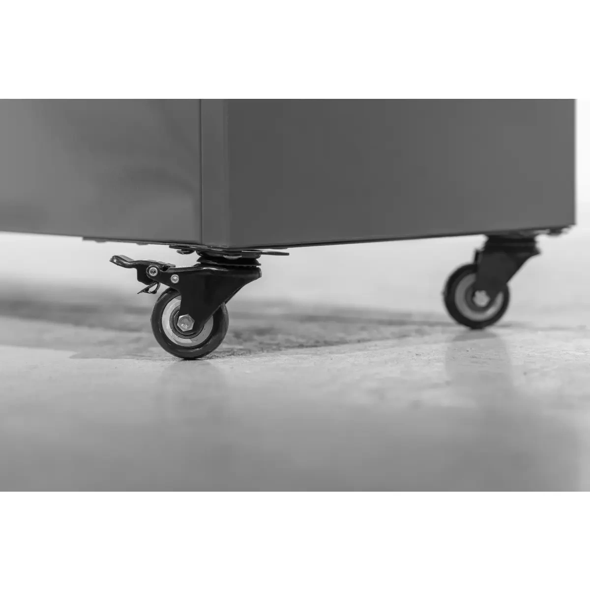 Kółka transportowe z hamulcem w nagrzewnicy olejowej 16kW