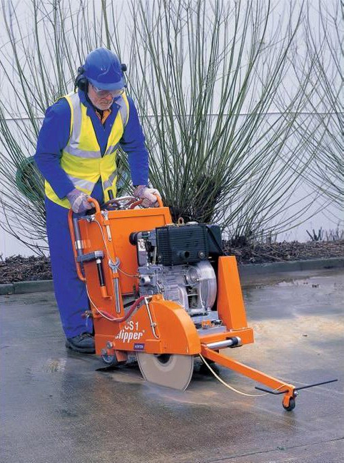 NORTON CLIPPER CSB1 D13 SPRINKLING PLAIN HANDSHIFT PILA na beton, asfalt, Ø 500mm 13HP HATZ1D81 Z - OFICIÁLNÍ DISTRIBUTOR - AUTORIZOVANÝ PRODEJCE NORTON CLIPPER