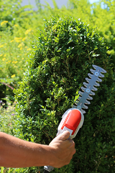 IKRA IGBS1054 LI PREMIUM CORDLESS SHRUB SHEARS OB-IKRIGBS1054LI EWIMAX - OFFICIAL DISTRIBUTOR - AUTHORIZED IKRA DEALER